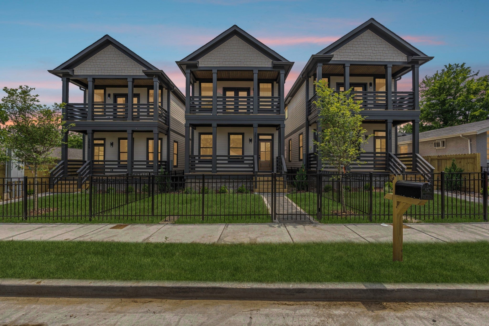 Photo of Listing #3050058