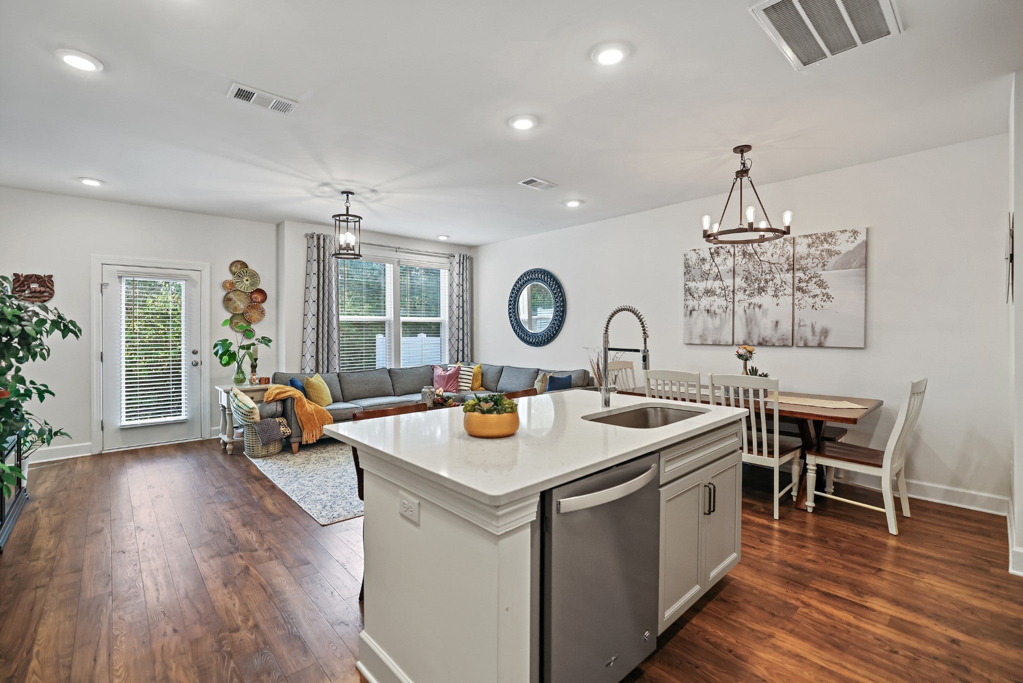 Photo of Listing #3050273