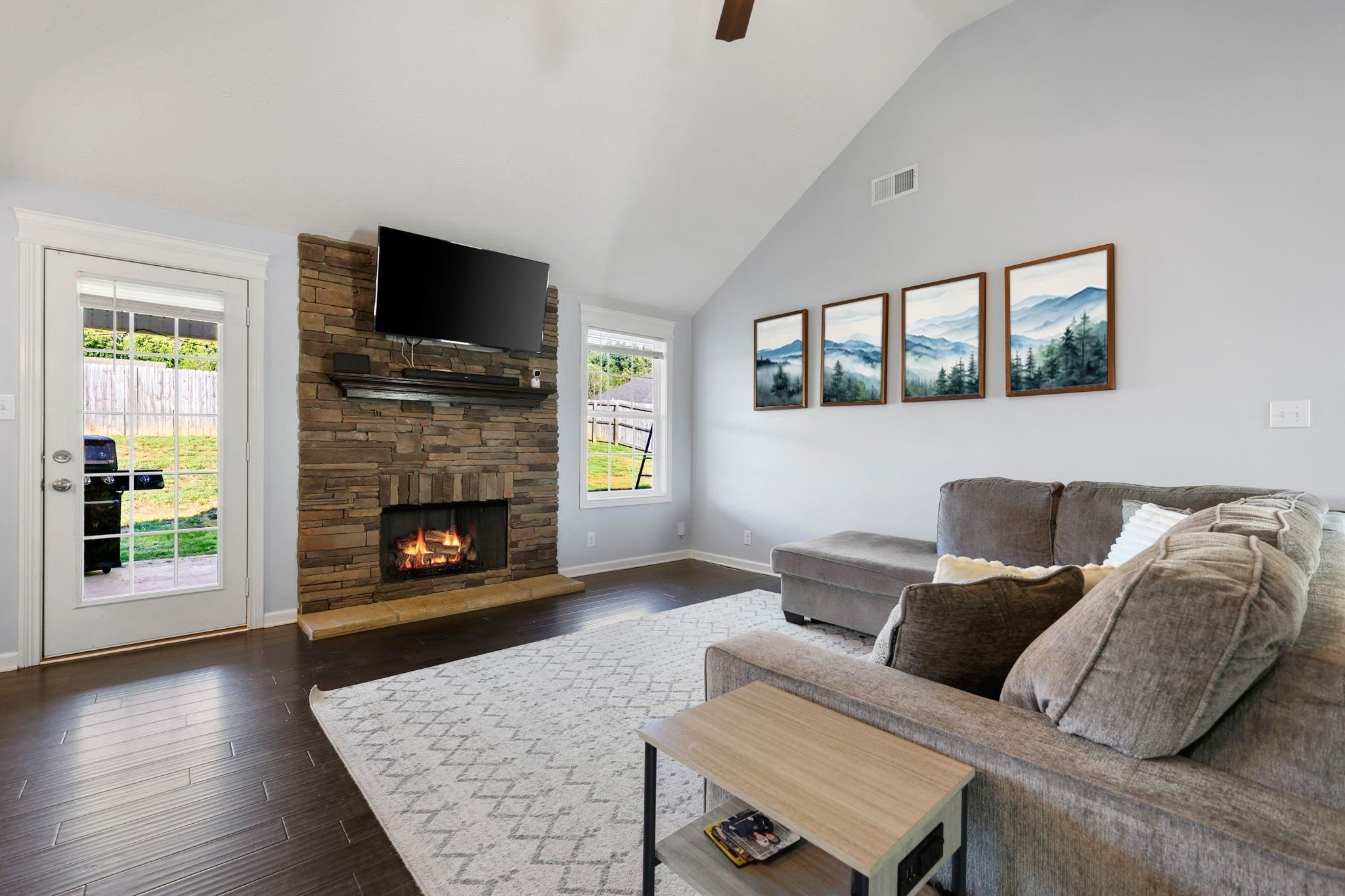 Photo of Listing #3050577