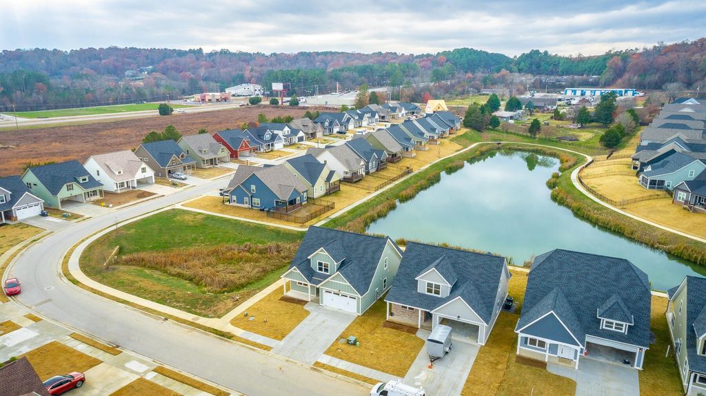 404 Willow Grove Court, Ringgold