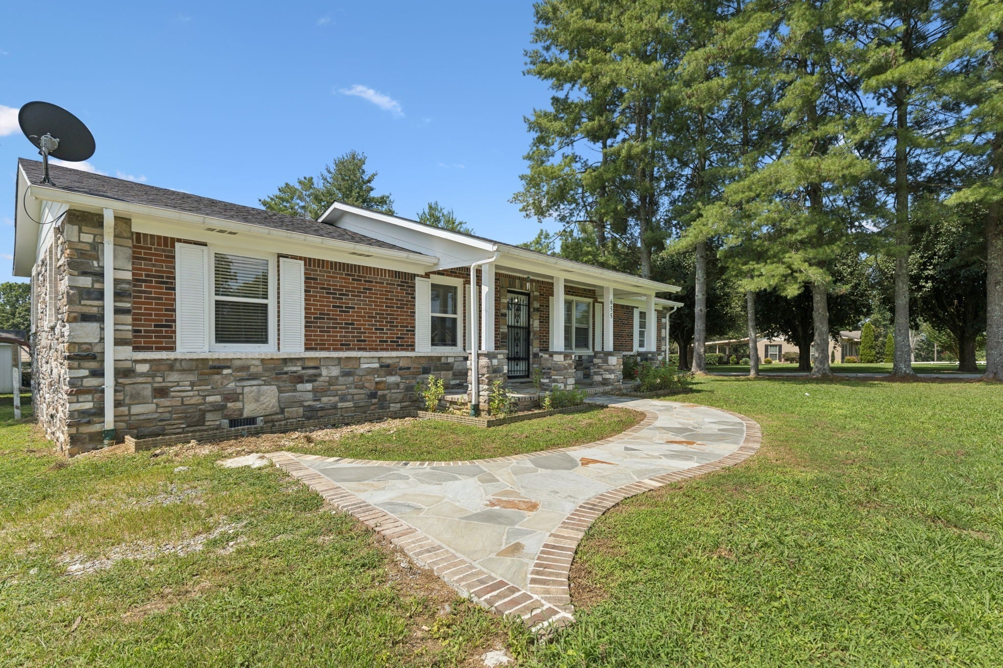 Photo of Listing #3050878