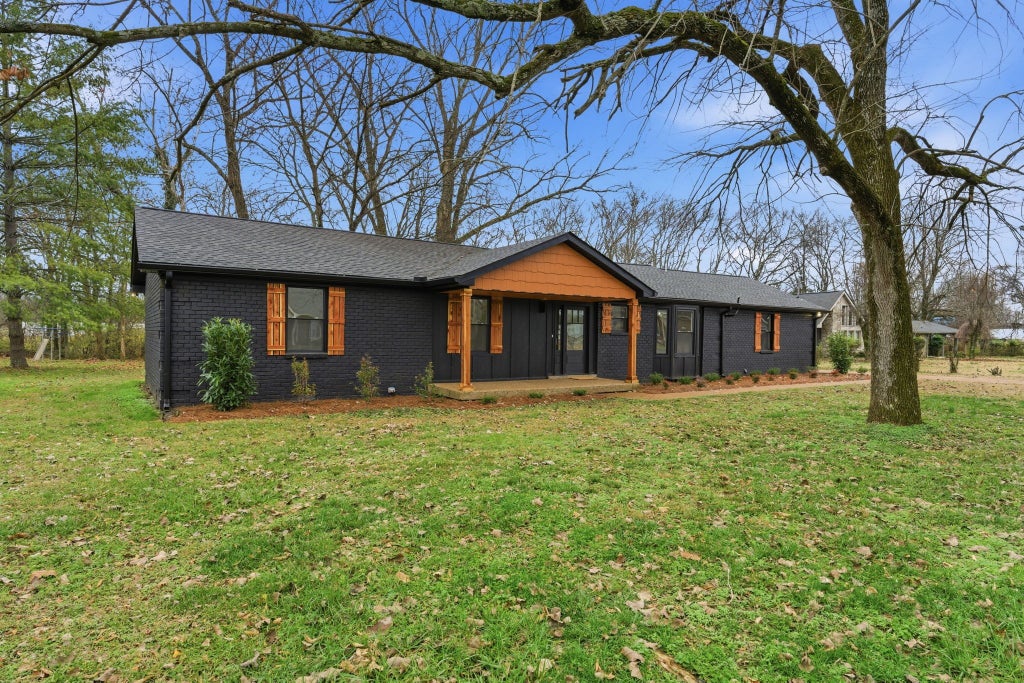 421 Clifton Dr, Goodlettsville