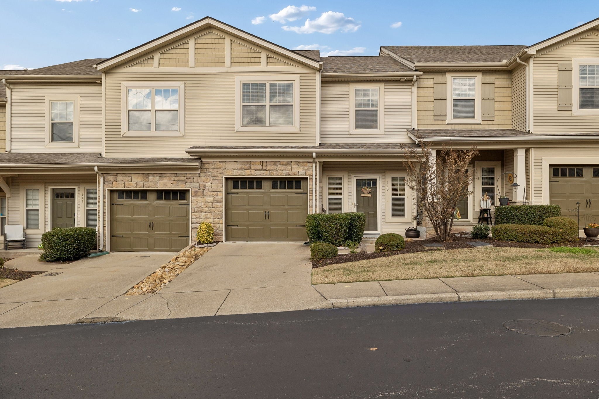 Photo of Listing #3051373