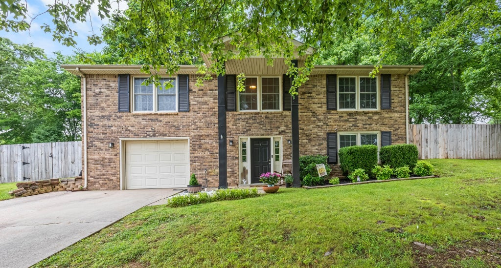 404 Warren Cir, Clarksville