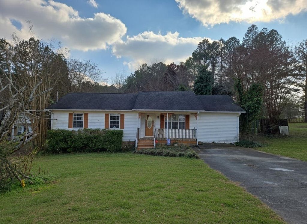 225 County Road 587, Englewood