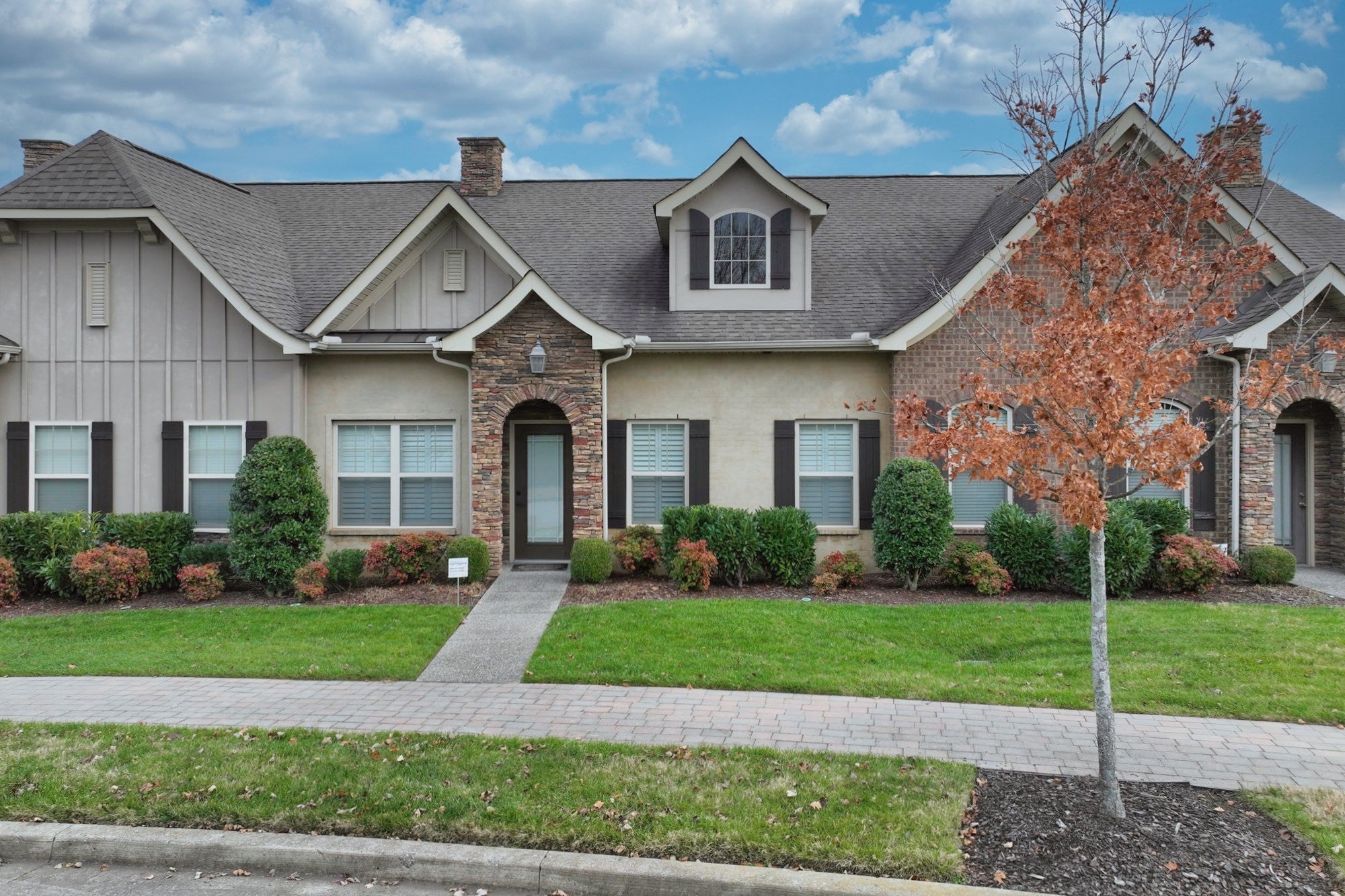 Photo of Listing #3052108