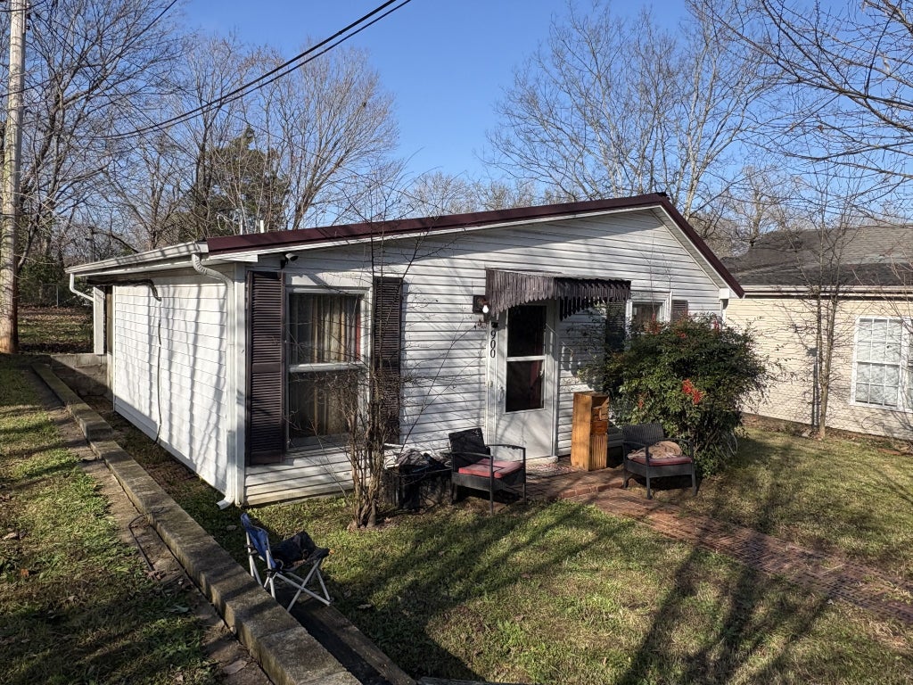 900 Oak Ln, Clarksville