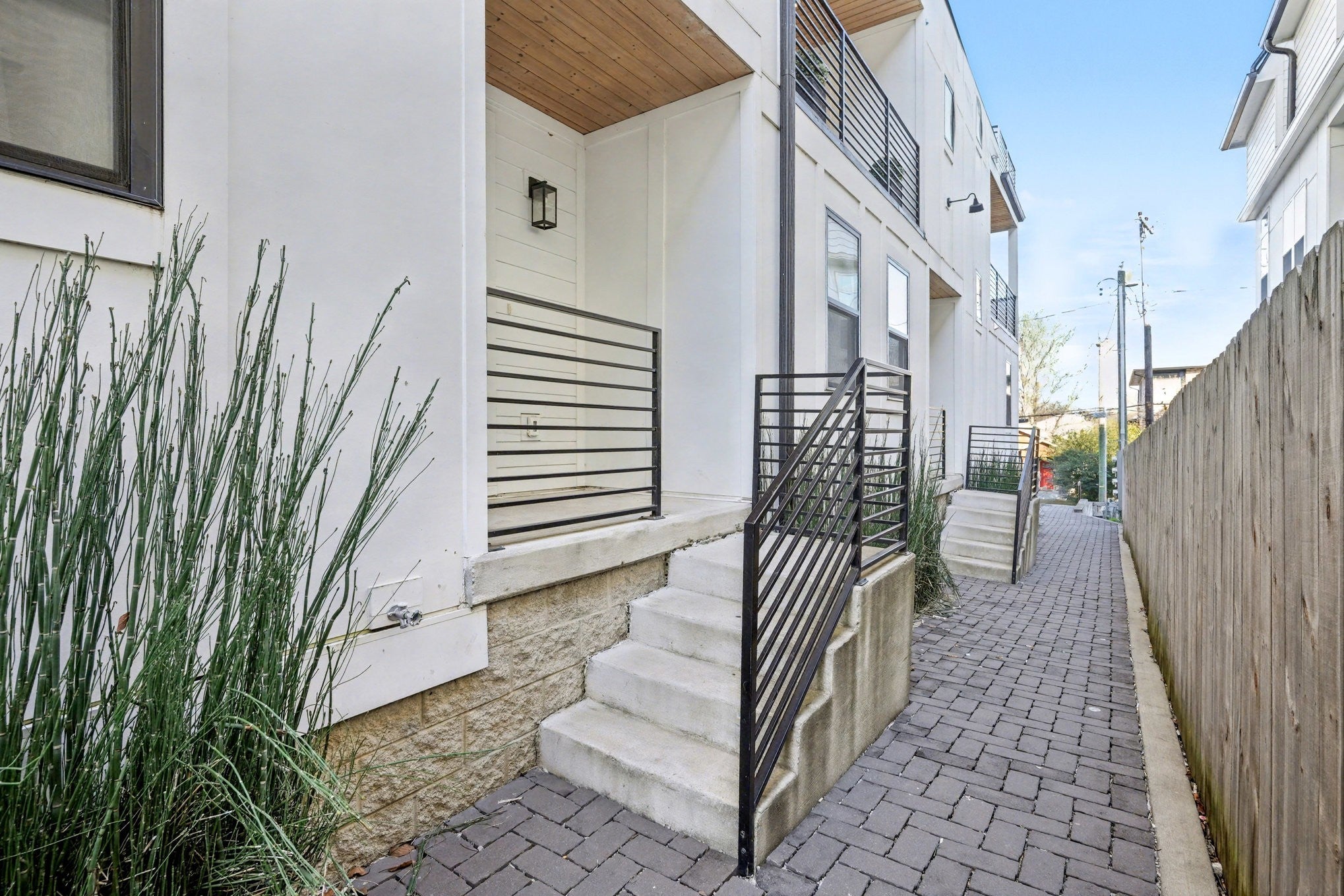 Photo of Listing #3056537