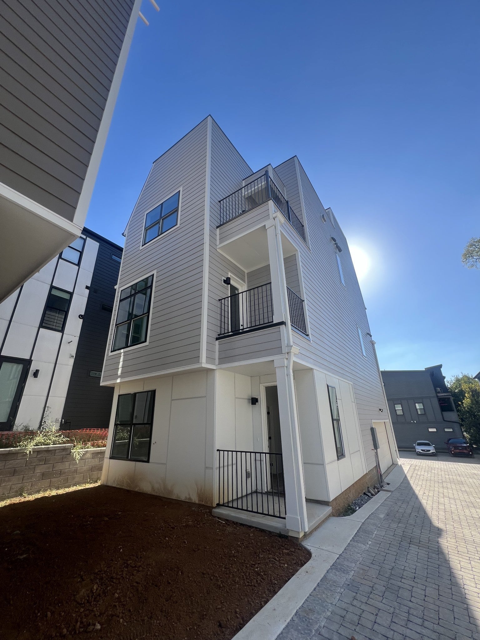 Photo of Listing #3057661