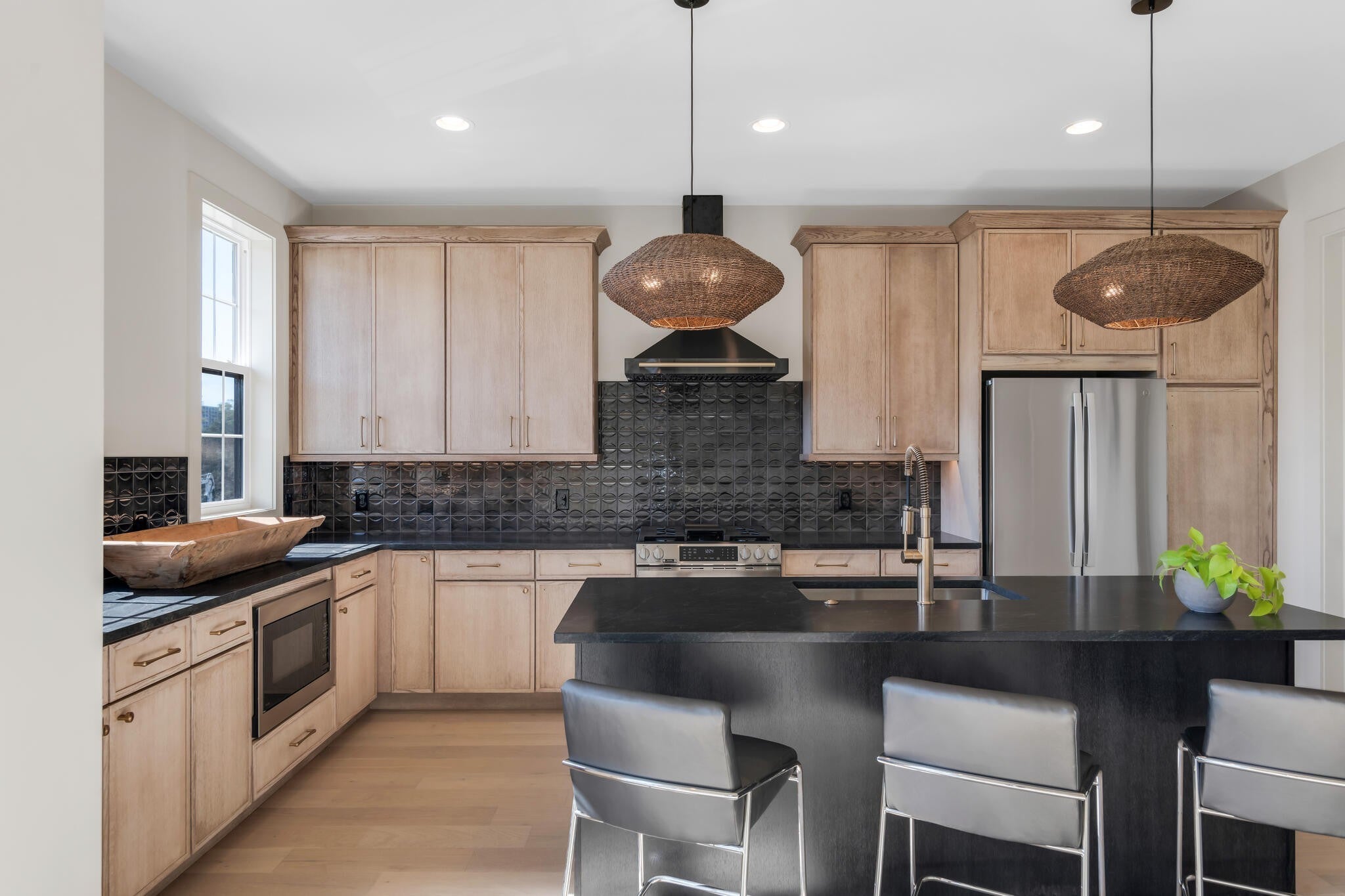 Photo of Listing #3057710