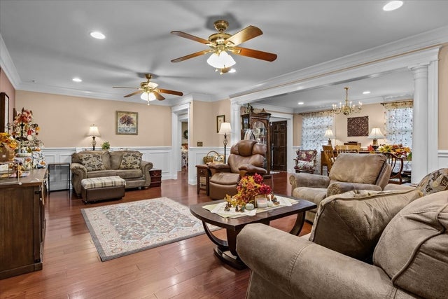 307 Crestview Dr, Dickson