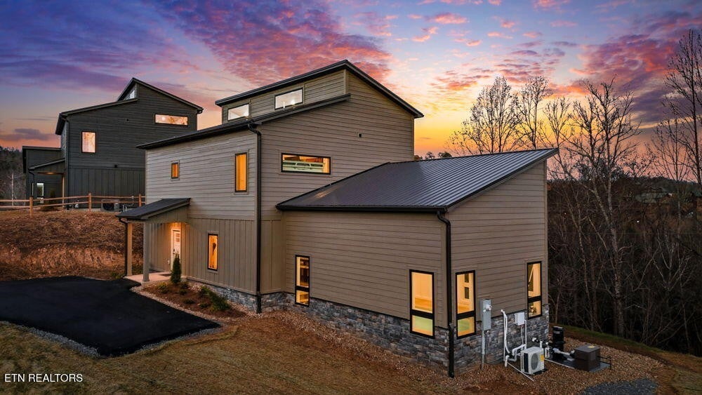 Photo of Listing #3057894