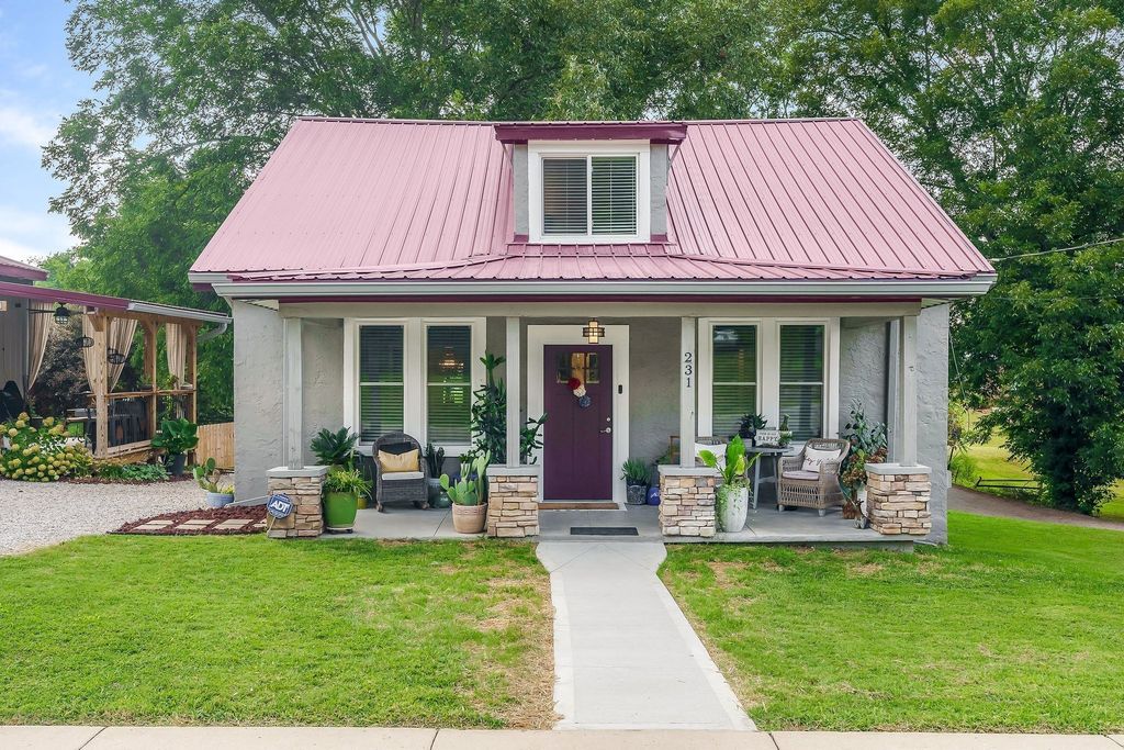 231 S Young St, Sparta