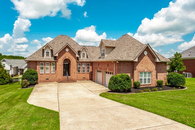 1818 Shagbark Way, Gallatin