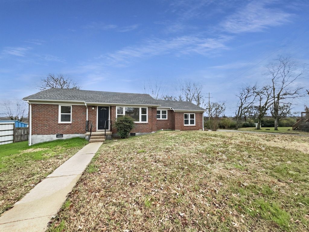 501 Colburn Dr, Lewisburg