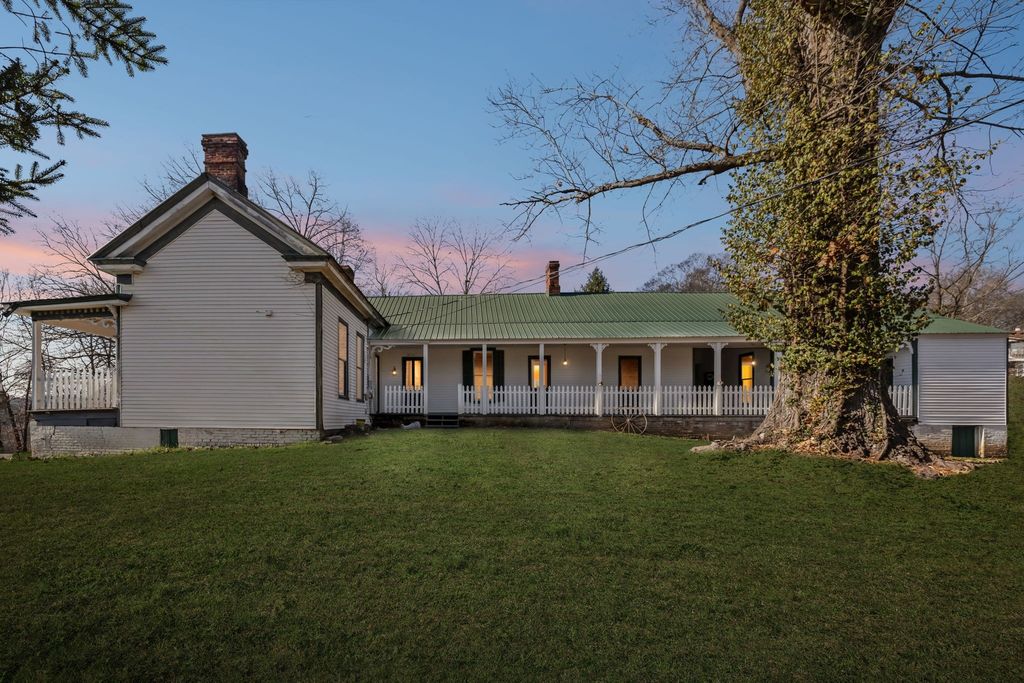 375 Highway 13 N, Waverly