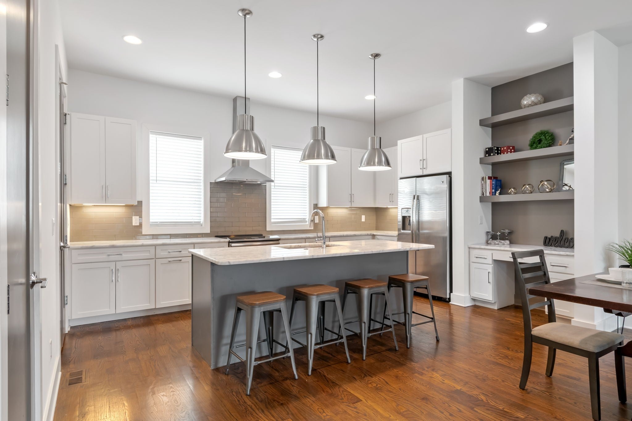 Photo of Listing #3058452