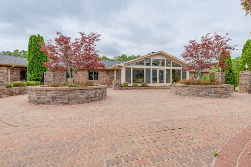 4498 Highway 47 N, Charlotte