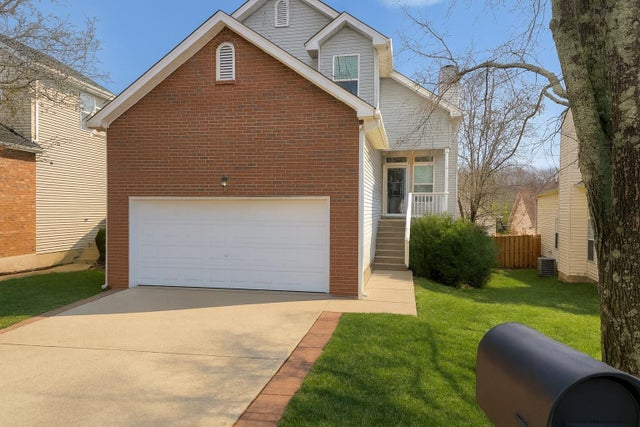 2004 Lassiter Dr, Goodlettsville