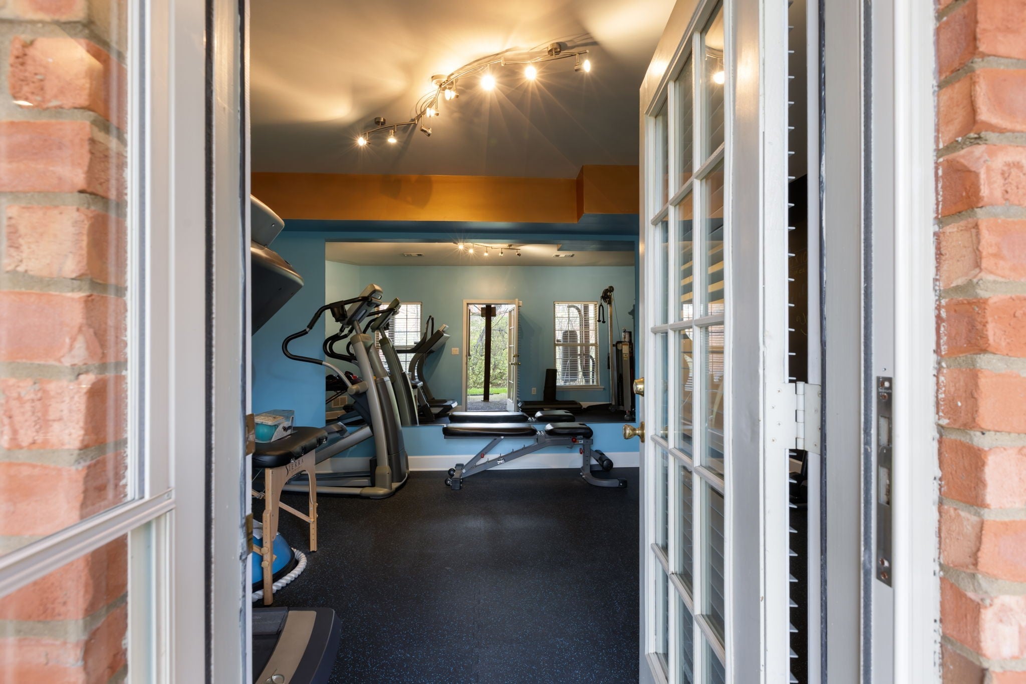 Photo of Listing #3058851