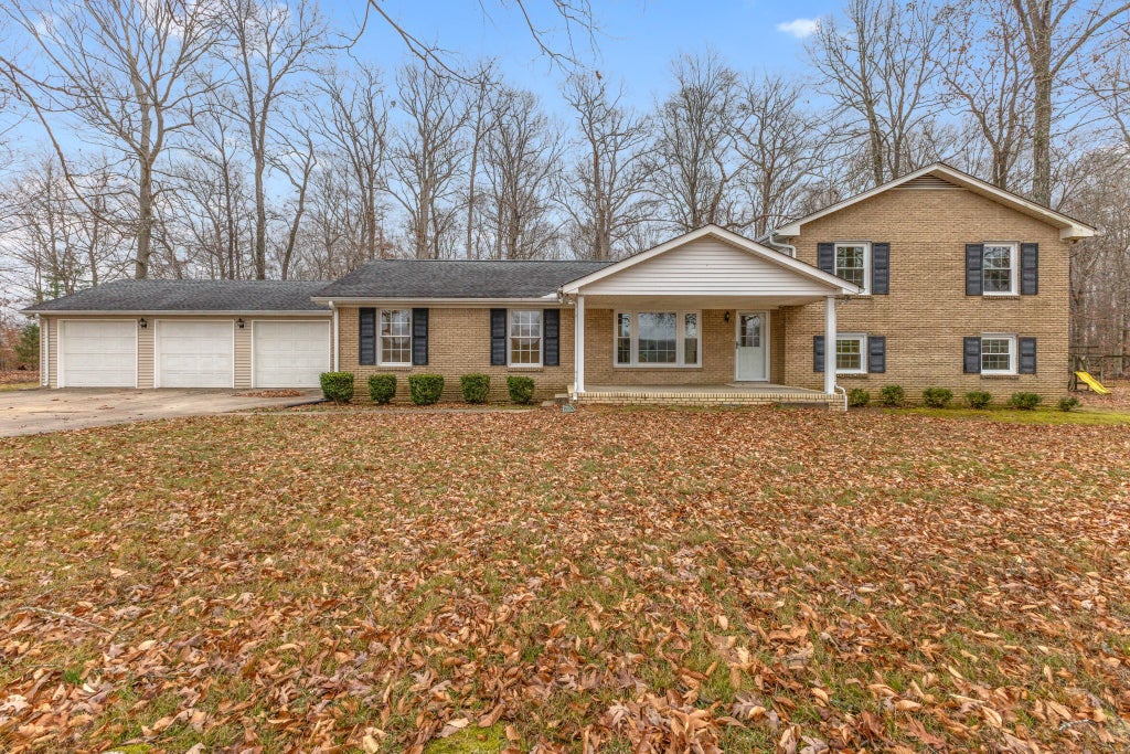 698 Houston Fielder Rd, Clarksville
