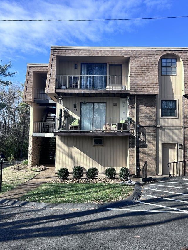 420 Walton Ln I35, Madison