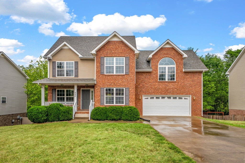 648 Winding Bluff Way, Clarksville