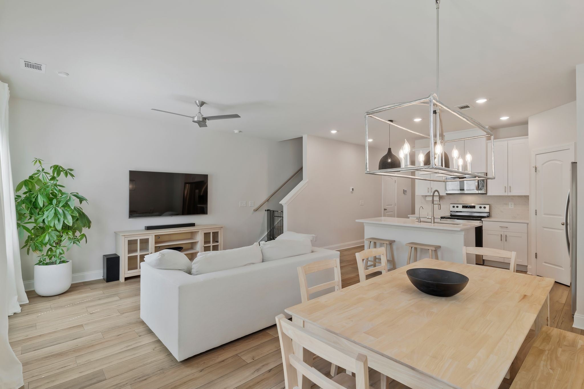 Photo of Listing #3060475