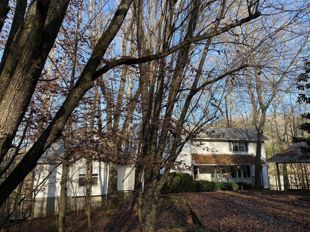 861 Old Ferry Rd, Rock Island