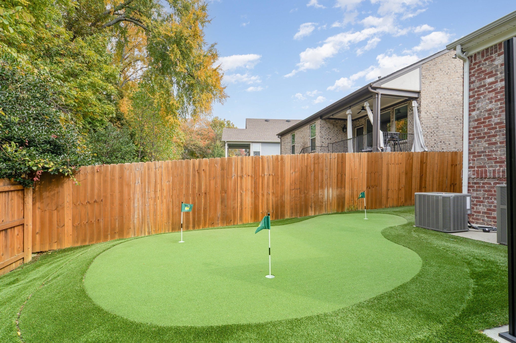 Photo of Listing #3061075