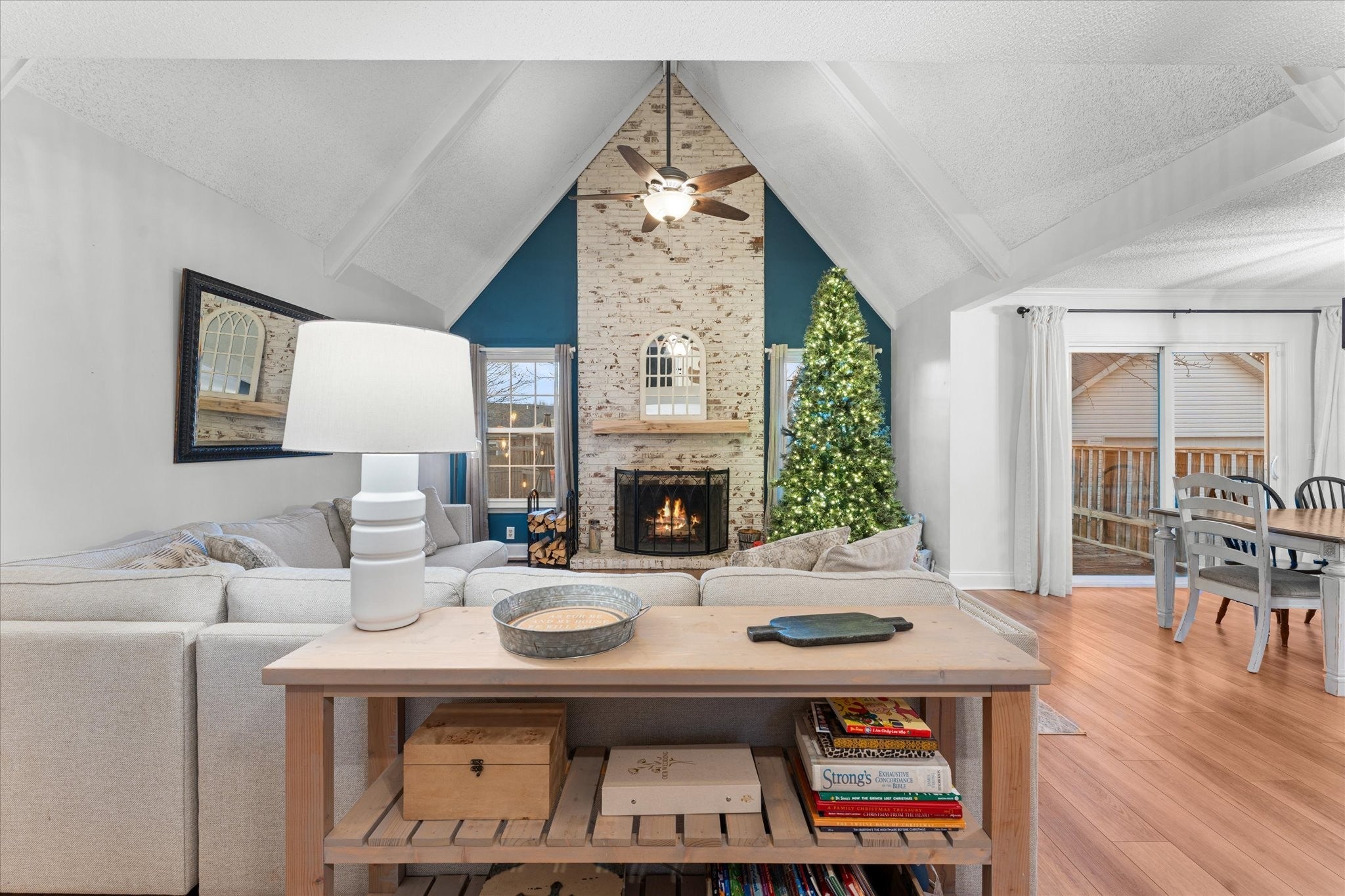 Photo of Listing #3061121