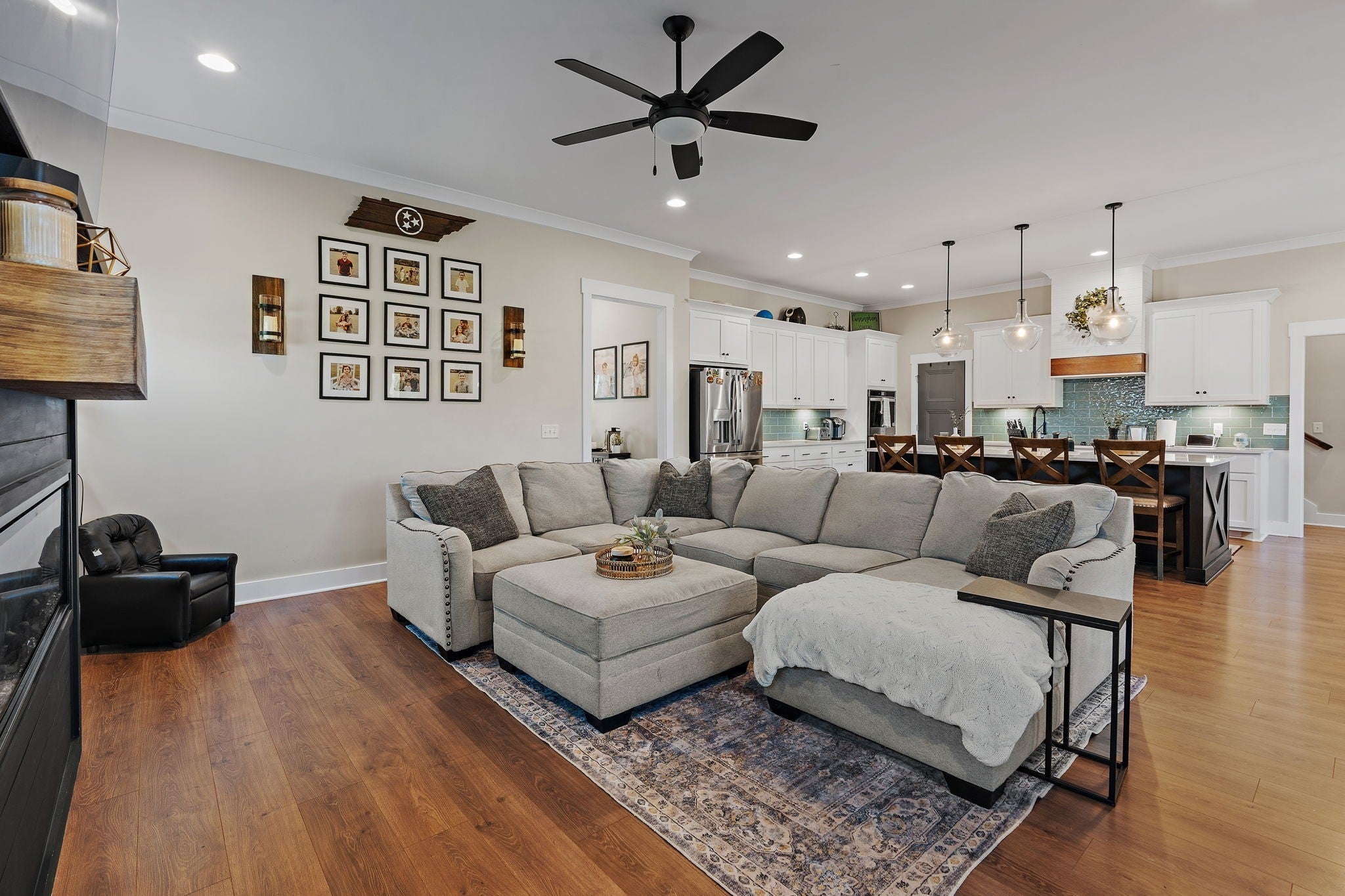 Photo of Listing #3061226