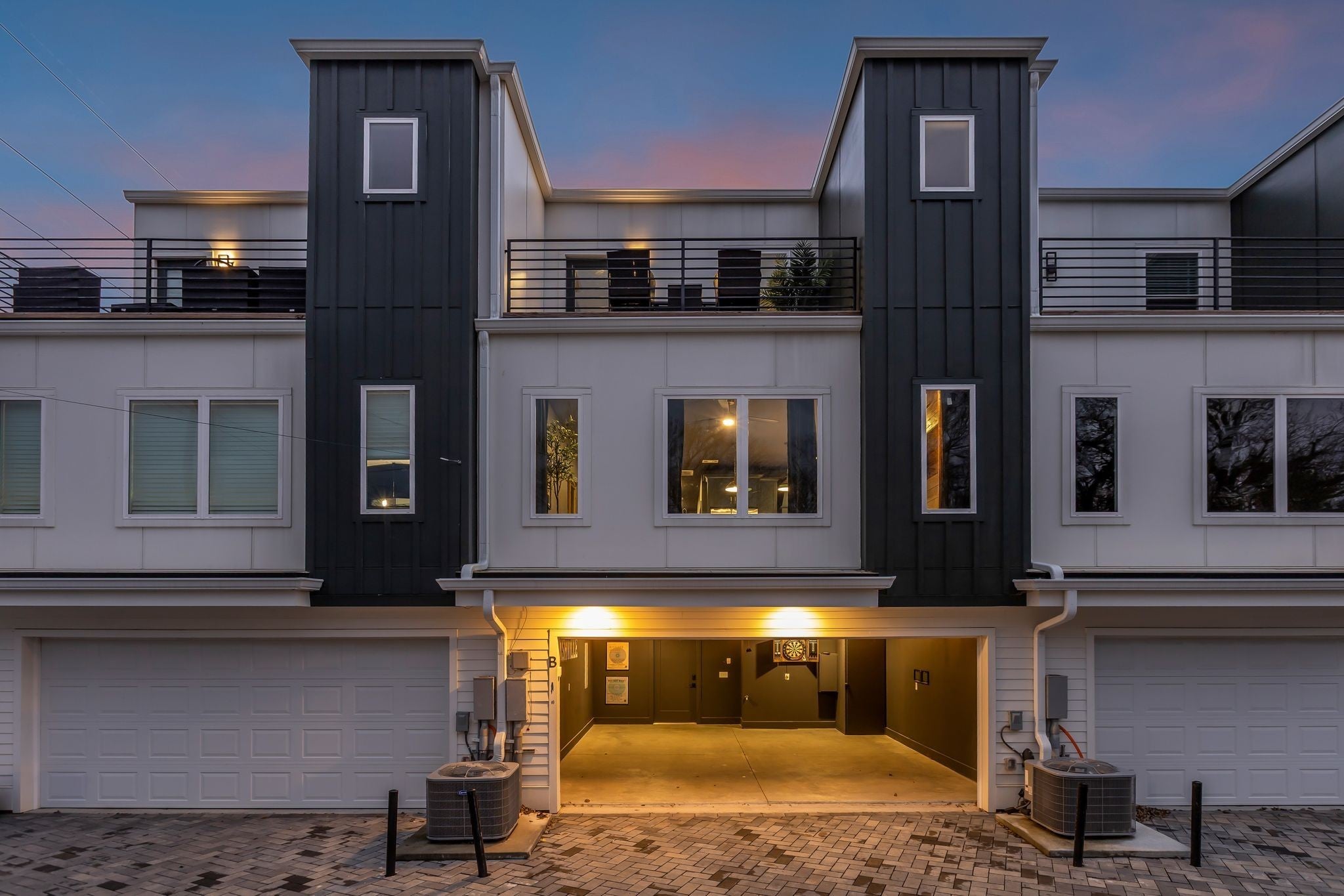 Photo of Listing #3061245