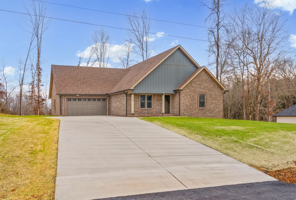 940 Palmyra Rd, Clarksville