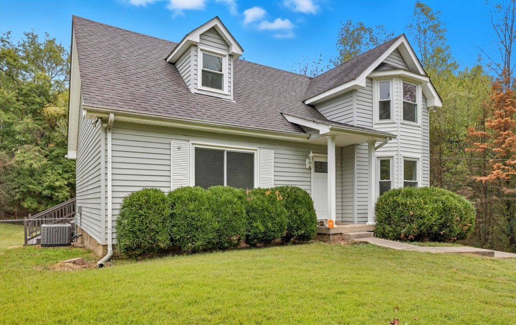 1307 Sun Valley Rd, Clarksville