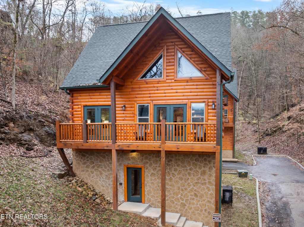 2119 Valley Creek Way, Pigeon Forge