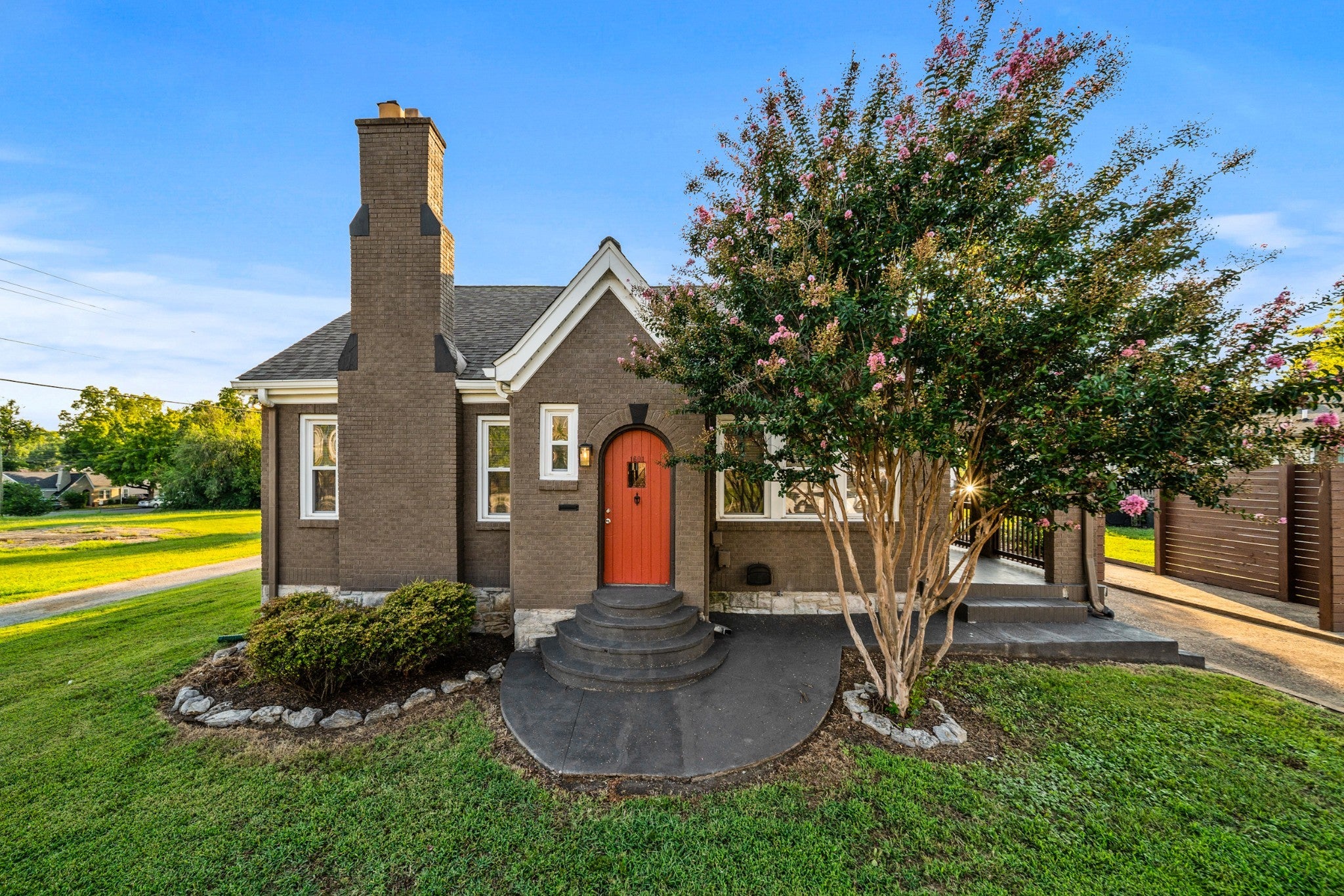 Photo of Listing #3061578