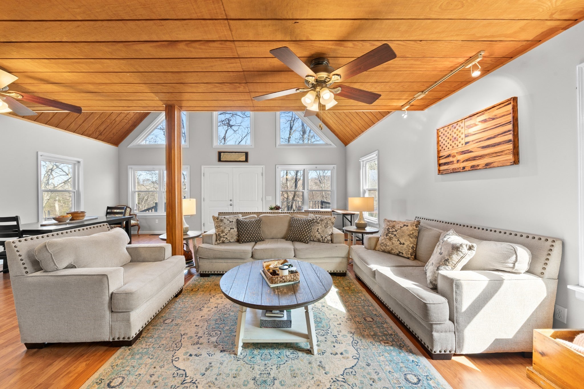 Photo of Listing #3061657