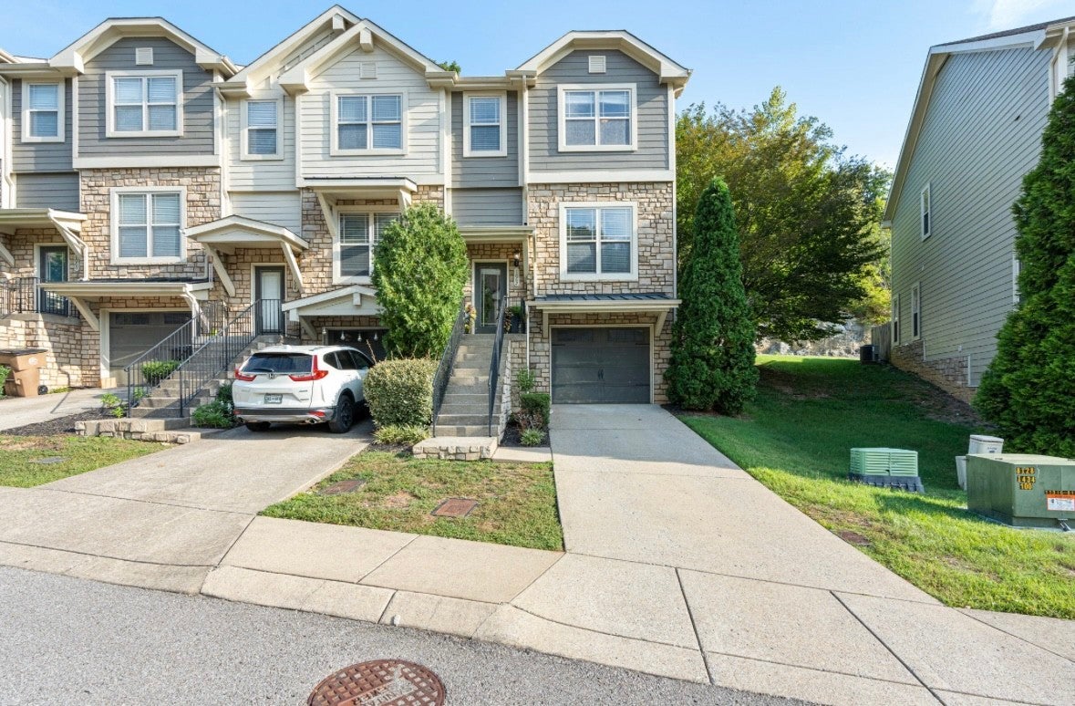 Photo of Listing #3061697