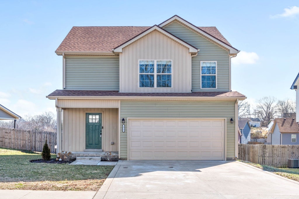 473 Woodtrace Dr, Clarksville