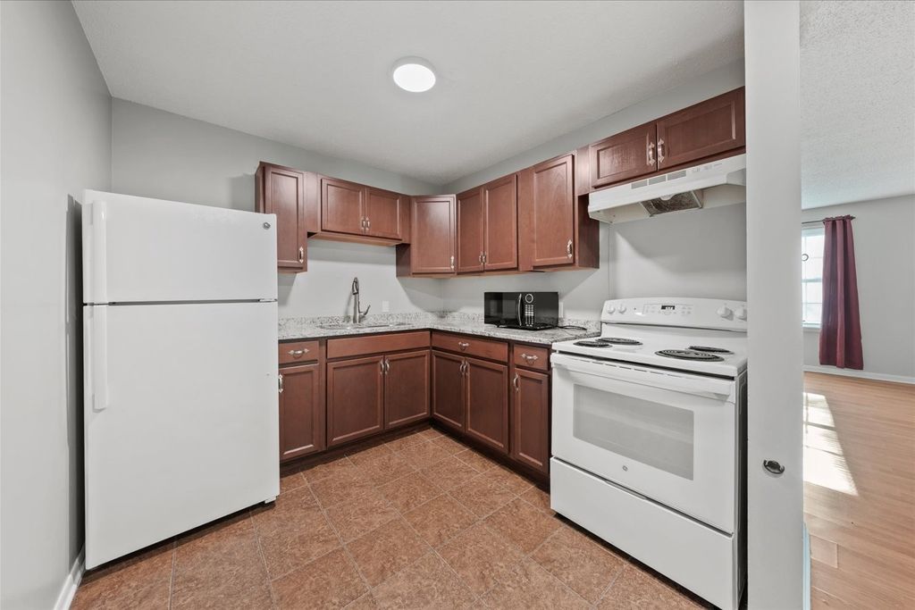441 Harding Pl A12, Nashville