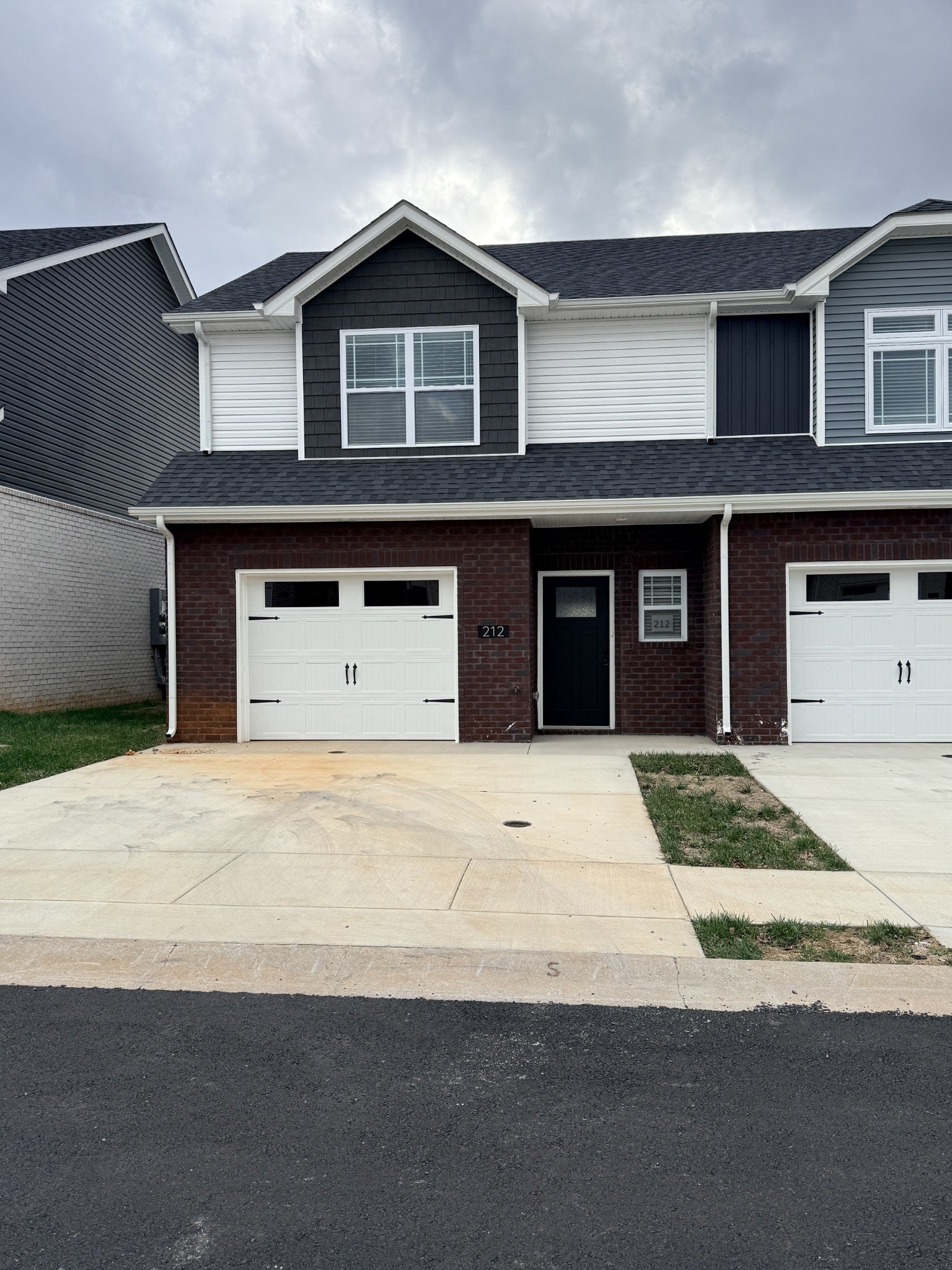 Photo of Listing #3061875