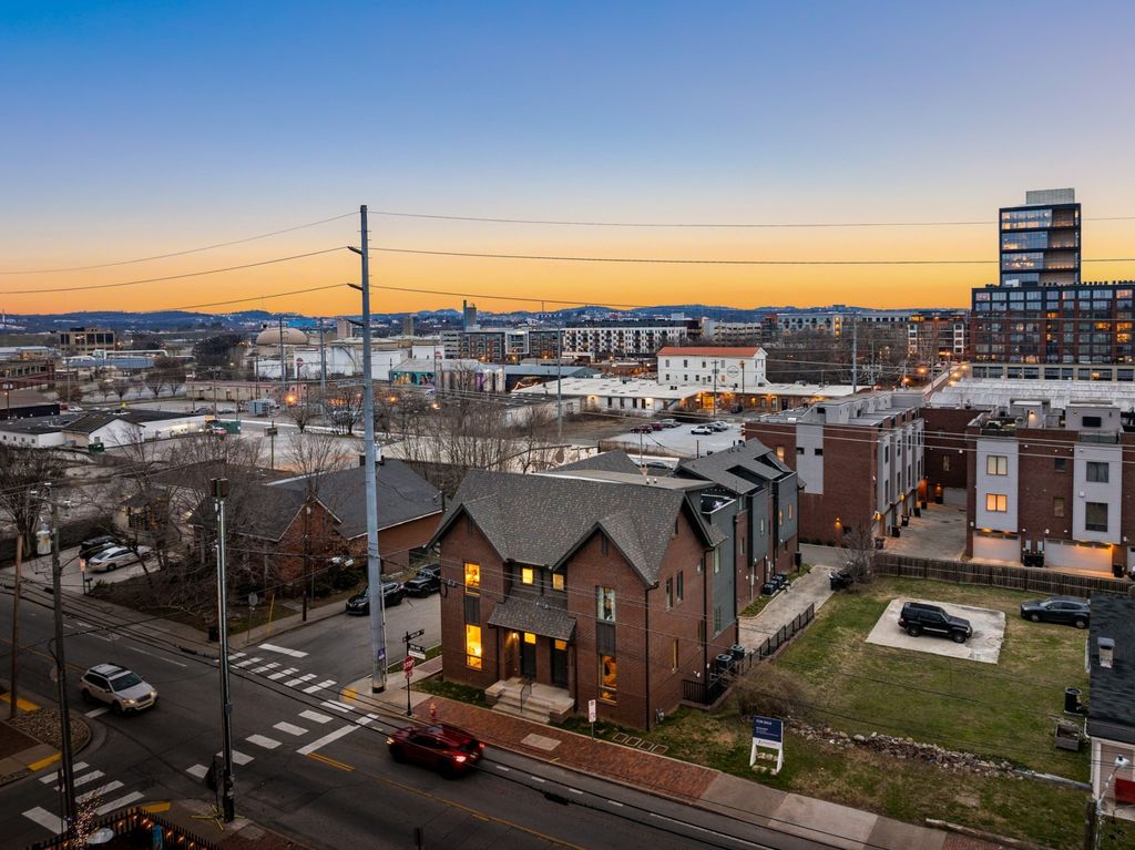 1330 3rd Ave N, Nashville