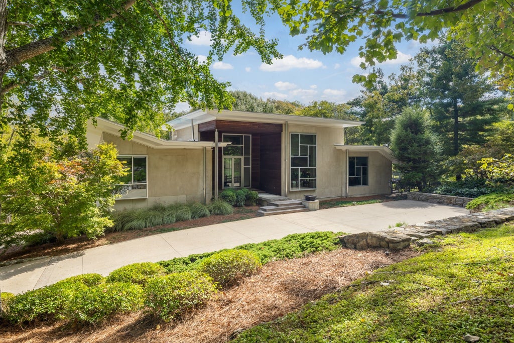 586 Natchez Bend Rd, Nashville