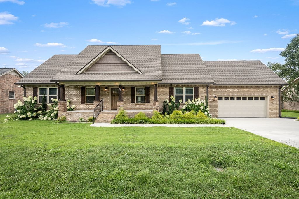 105 Cumberland Ct, Tullahoma
