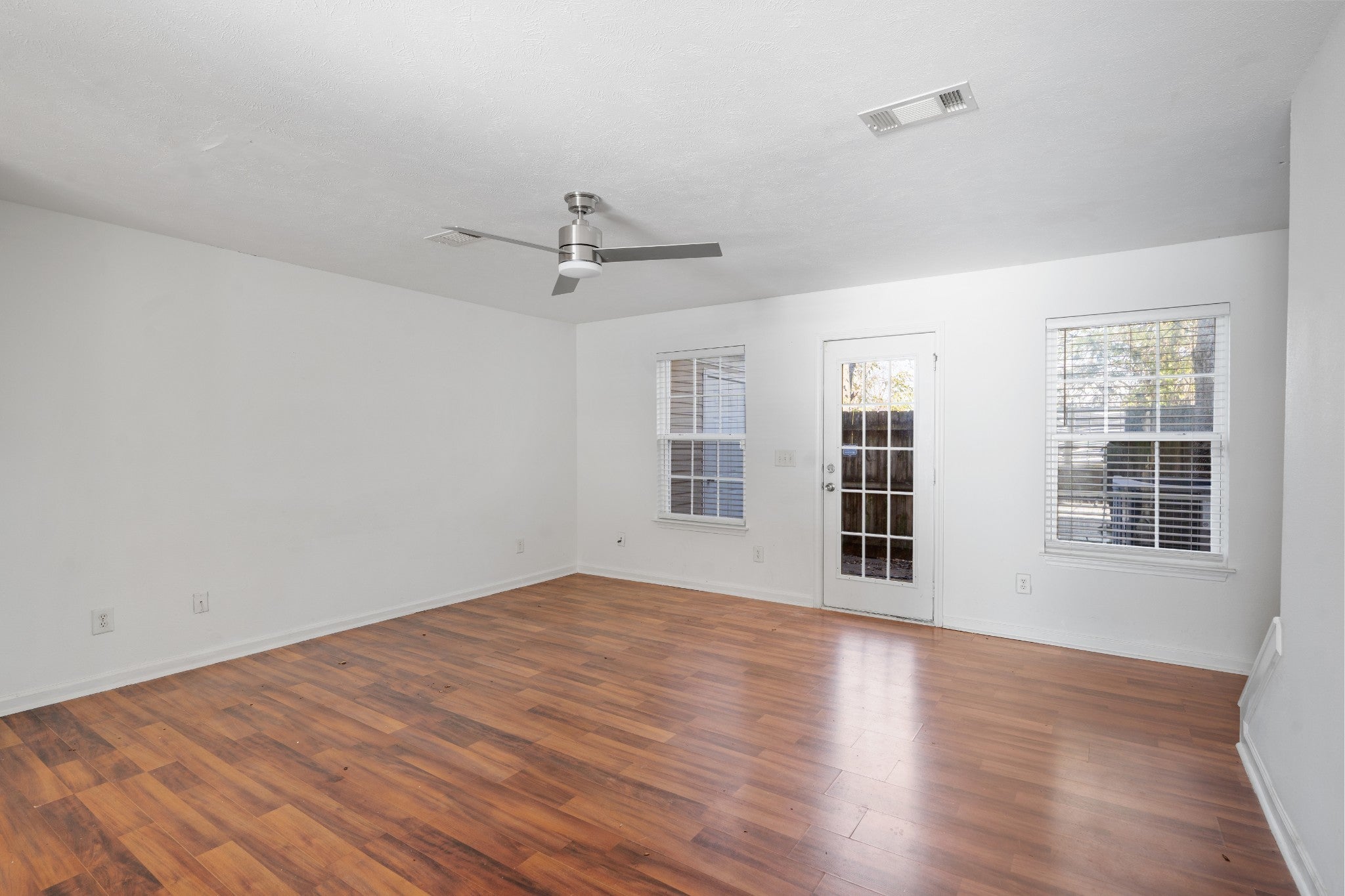 Photo of Listing #3066251