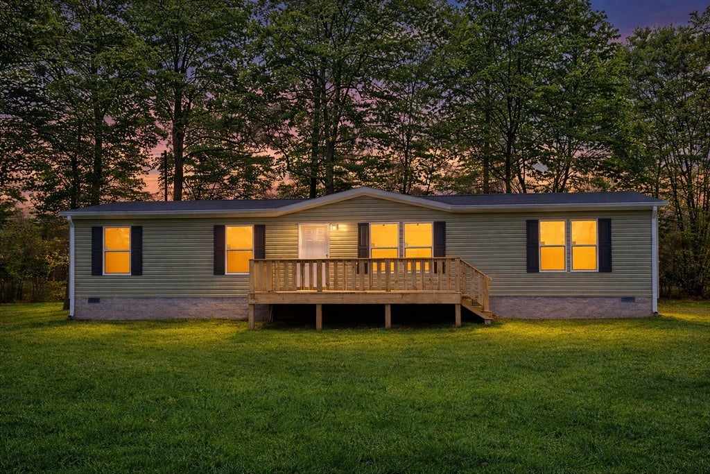 665 Camp Belle Air Rd, Sparta