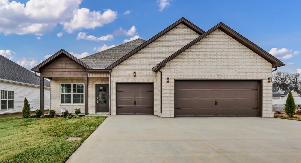 641 Woodrush Dr, Clarksville