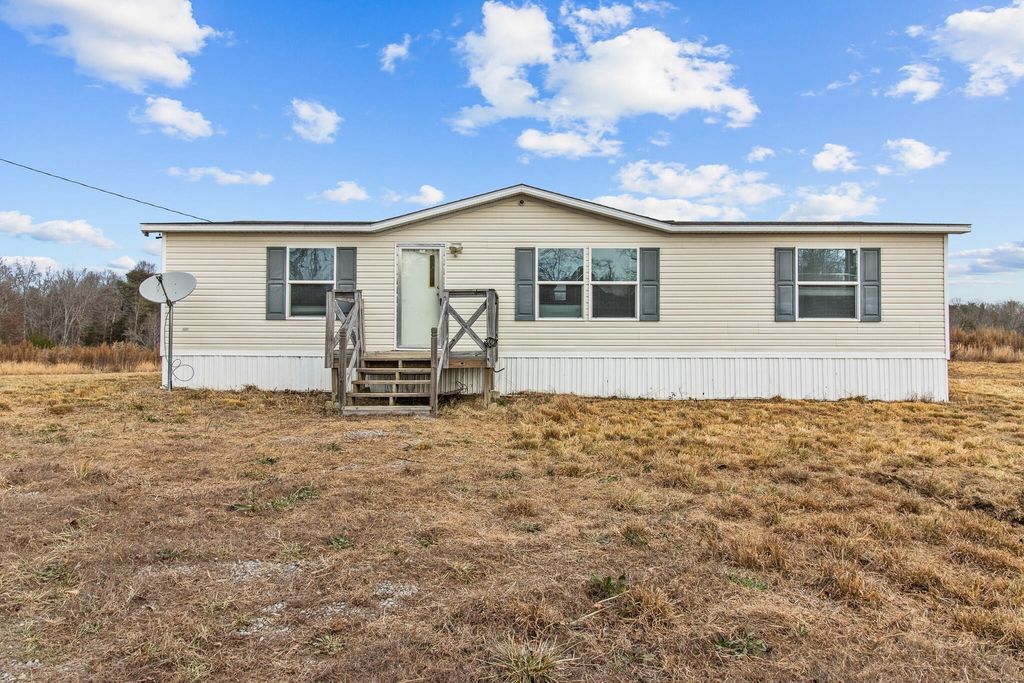 3800 Colony Road, Gruetli Laager