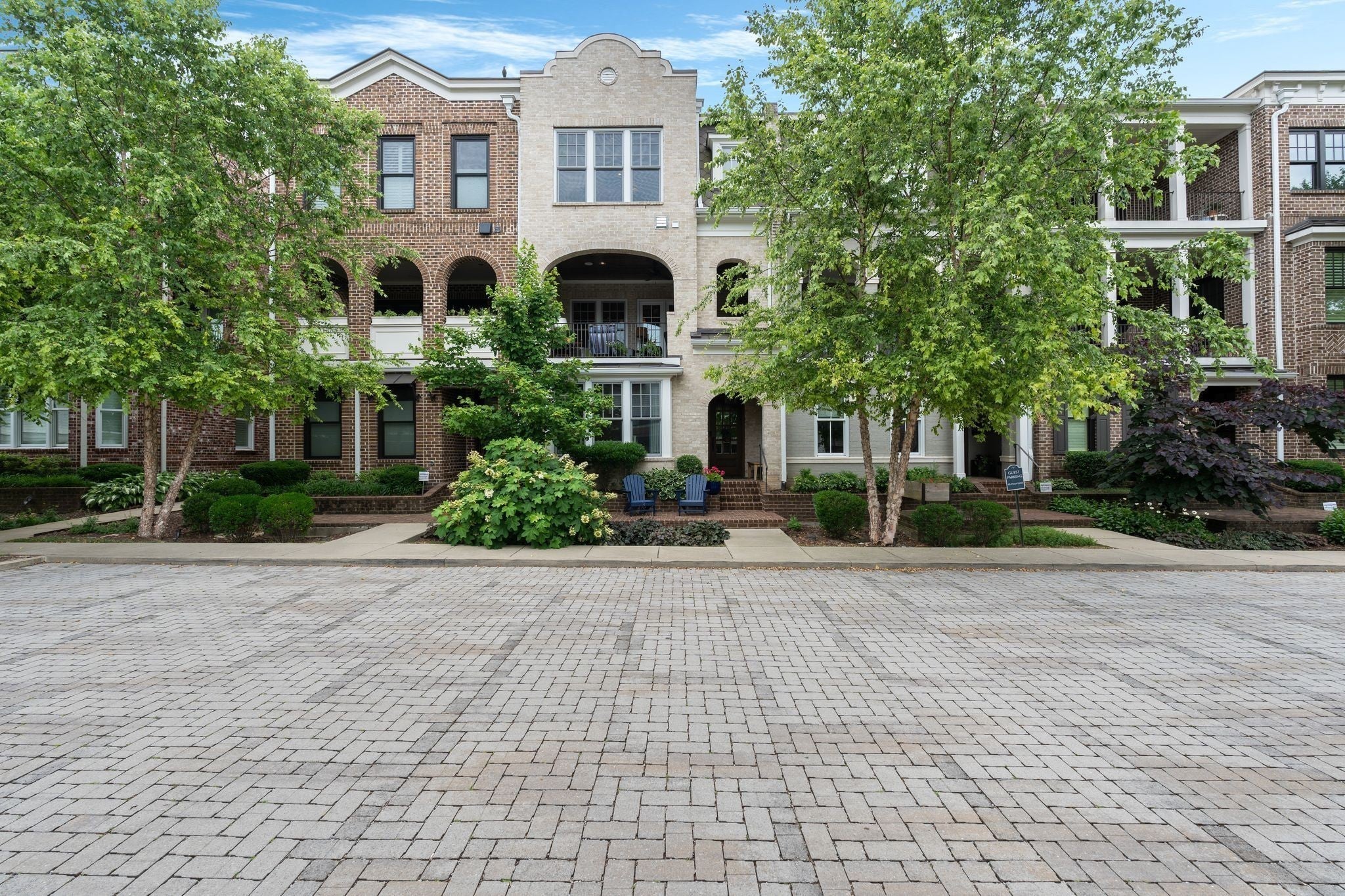 Photo of Listing #3068395